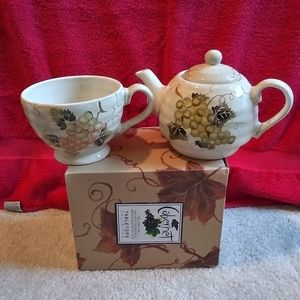 Cabernet ceramic Grape design Tea For One Set